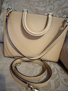 Coach 30 Rogue Glove Tanned Bag in Tan preowned